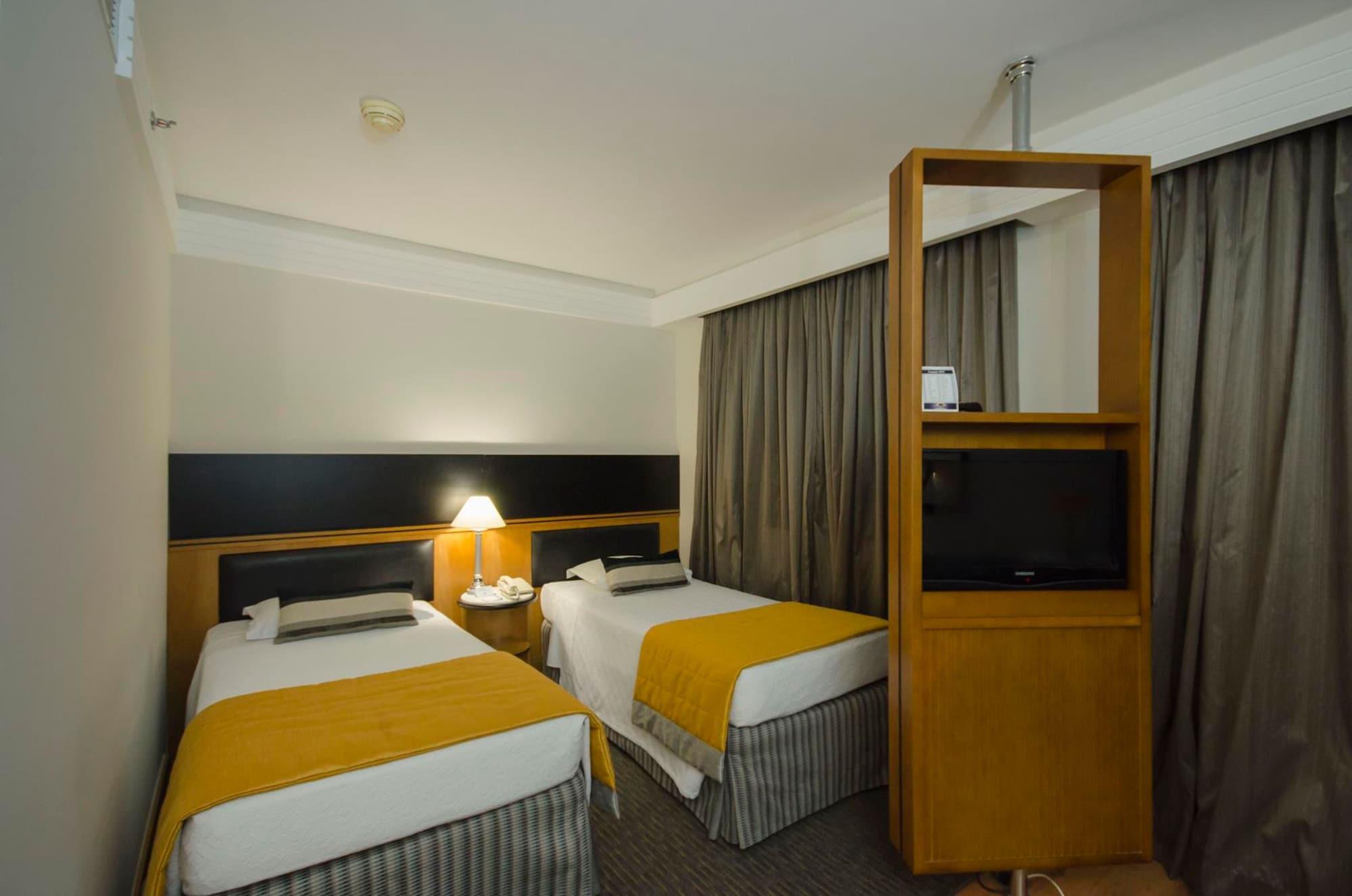 Estanplaza International Hotel Сао Паоло Екстериор снимка